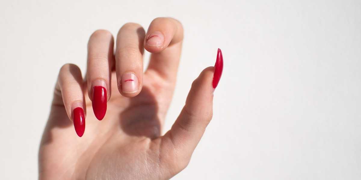 red nails