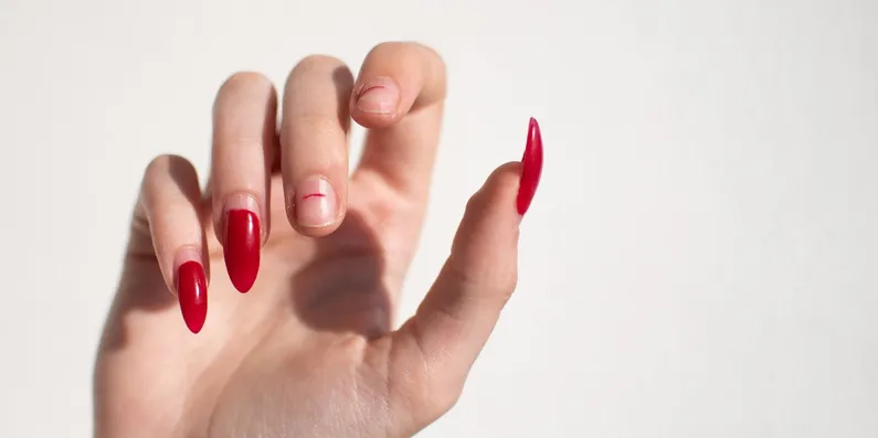 red nails